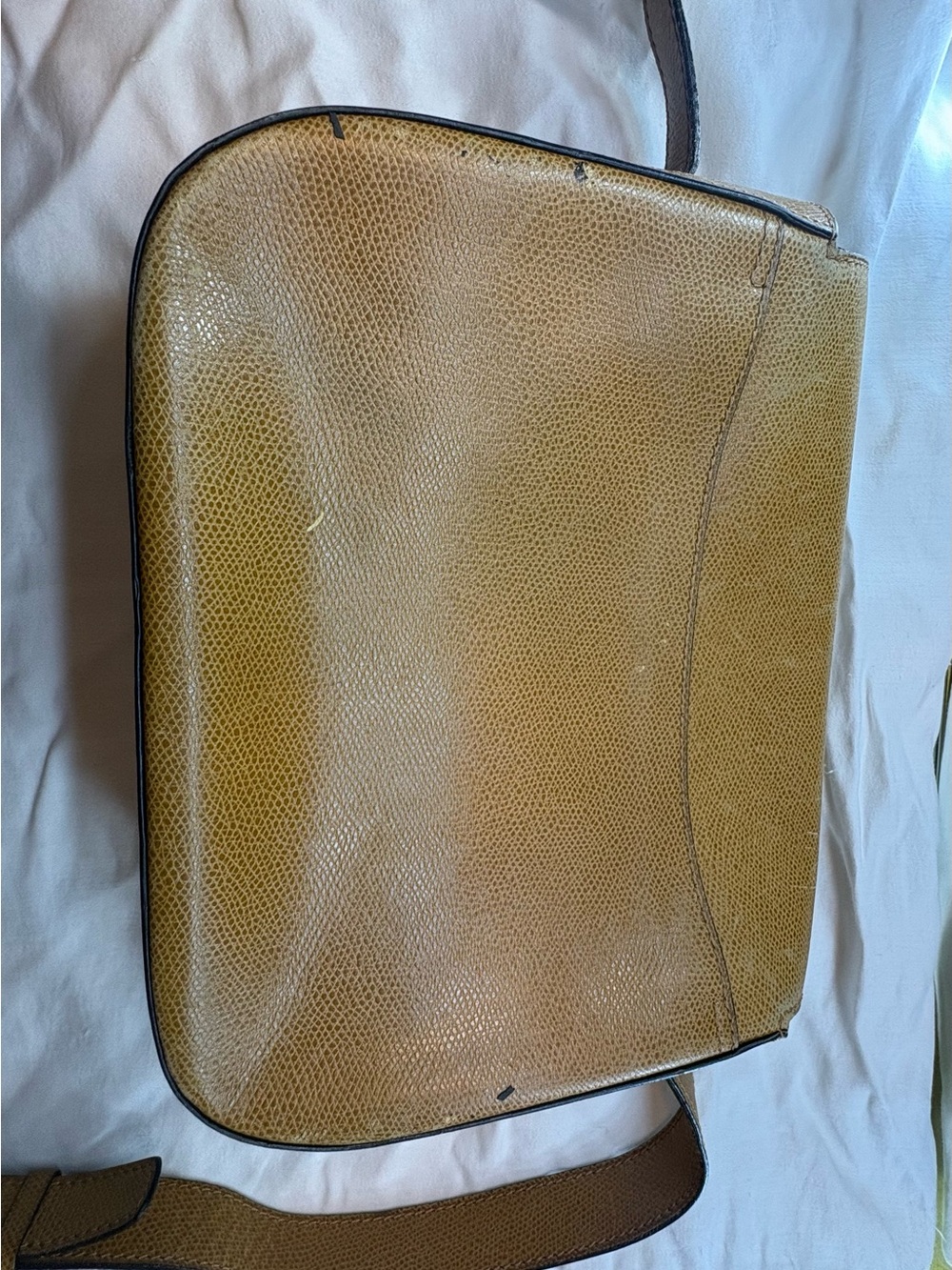 CELINE Tan Leather Crossbody Bag - Picture 2 of 6